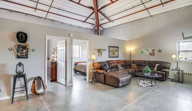 Downtown Del Norte Apartment: Ski, Hike & Shop!