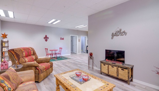 Downtown Del Norte Getaway Near Penitente Canyon!