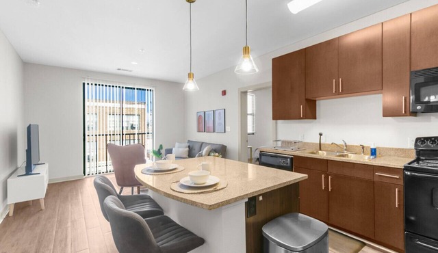 ~Downtown Delight:2BR|2BA Fully Equipped Amenities