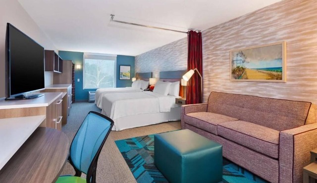 Downtown Delight! Onsite Pool, Pets Allowed, Parking, Near Mayfaire Towncenter!