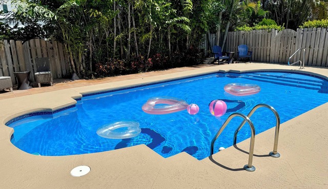 Downtown Delray Beach House, Heated Pool, 5 min to Atlantic Ave