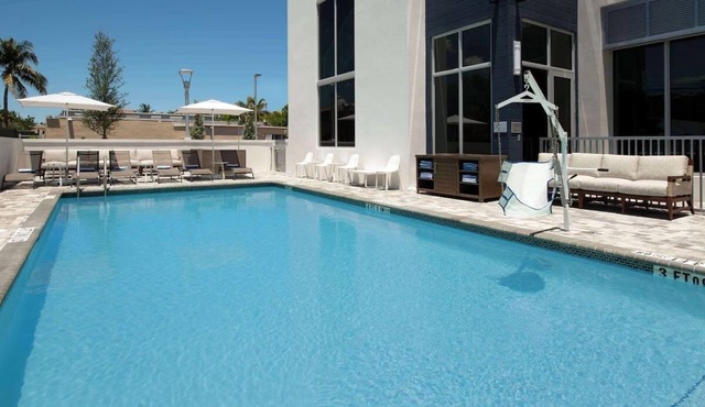 Downtown Delray Beach Room – Walk to Beach, Dining, Bars, and Boutique Shopping