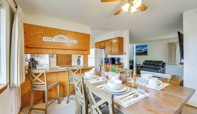Downtown Delta Condo ~ 34 Mi to Black Canyon!