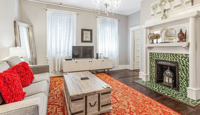 Downtown Digs for Four, Walk Everywhere by Lucky Savannah