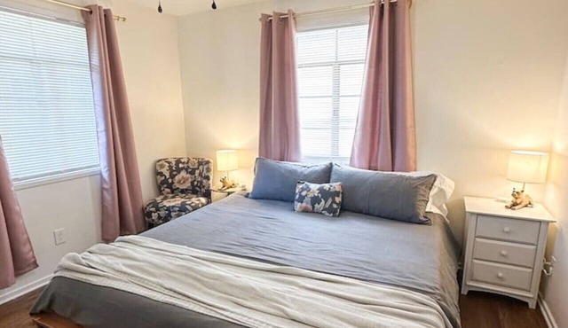Downtown Digs with King Bed