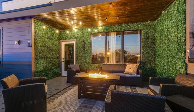 Downtown Dolly - Heart of Gulch - Rooftop Hot Tub