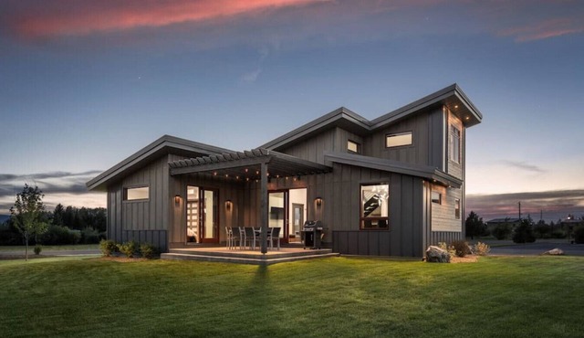 Downtown Driggs Modern Marvel - Walkable!