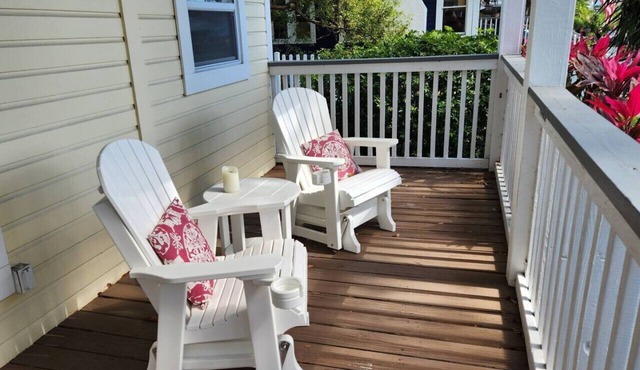 Downtown Dunedin! 2 bedroom 2 bath