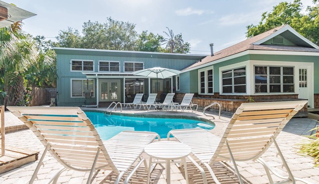 Downtown Dunedin B&B Casa w/Heated Pool