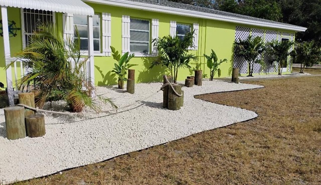 Downtown Dunedin Villa near Bluejay's Baseball Stadium that offers "serenity".