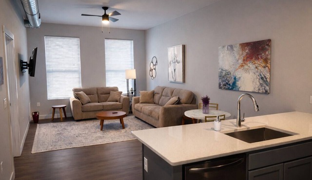 Downtown Eau Claire 1BR on S Barstow