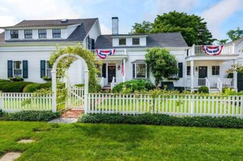 Downtown Edgartown Home