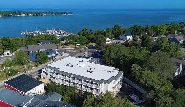 Downtown Egg Harbor Luxury Condo - 2 King Suites