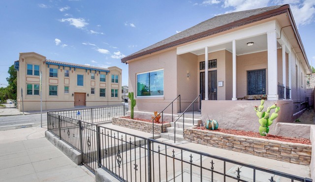 Downtown El Paso Home ~ 1 Mi to Medical Center St