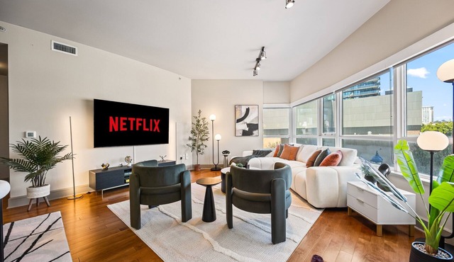 Downtown Elite Stay - Steps from Gaslamp & Petco