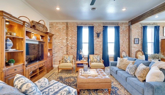 Downtown Emmett Apt: 7 Mi to Black Canyon Dam