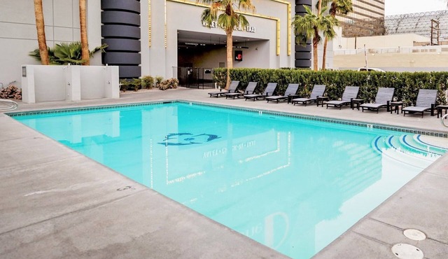 Downtown Escape! Pool, Nightly Entertainment, Free Parking, Casino!