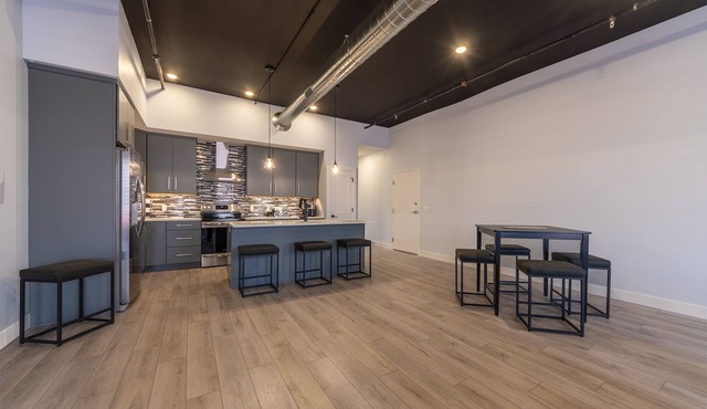 Downtown Fennville - Luxury City Lofts - Short distance to Lake Michigan