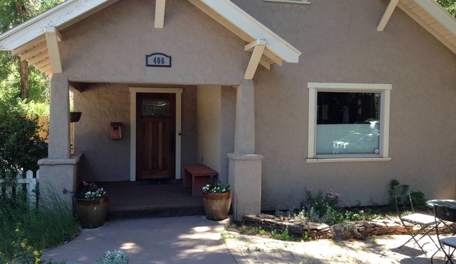 Downtown Flagstaff Bungalow - 5 minute walk to downtown
