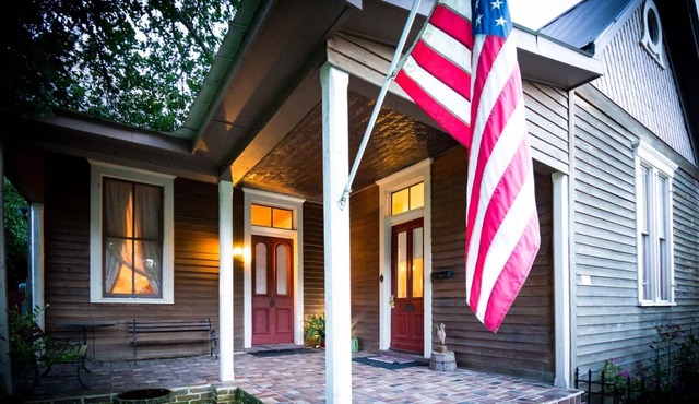 Downtown, Free wine, Courtyard, Porches, 1885, Keyless, Private