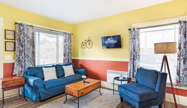 Downtown Friday Harbor! Adults Only (CCS#1)