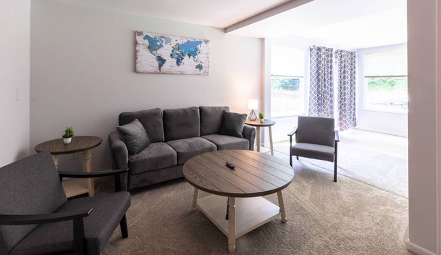 Downtown Gainesville | Private Terrace Apartment Close Medical Center | Perfect for Traveling Nurses