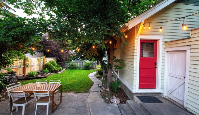 Downtown Garden Getaway-Cozy home near downtown Bozeman with a fenced yard.