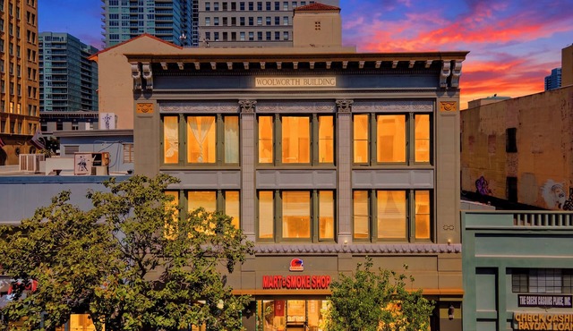 Downtown Gaslamp Getaway Stylish 4BR APT