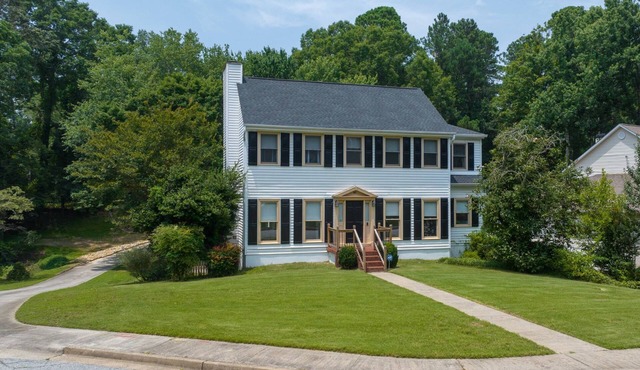 Downtown Gem: 20% off monthly stays for 2025!