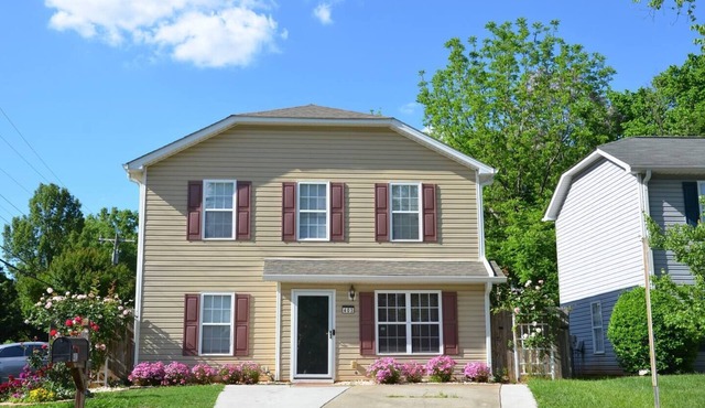 Downtown Gem w/Fenced Yard, BBQ Grill and Firepit