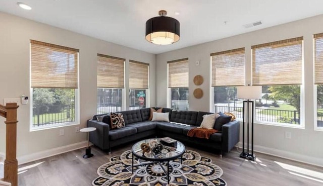 Downtown Getaway: Wake Forest - Walkable to Downtown!
