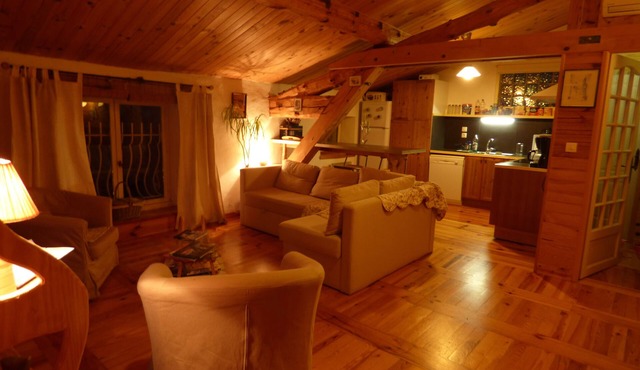 Downtown Gite Limoux Of Character, Close Aude Equipped any comfort.