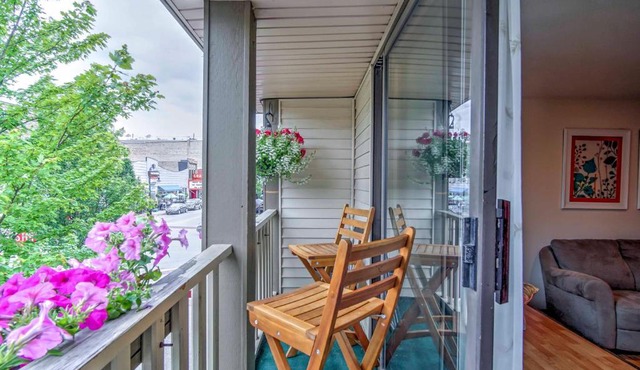 Downtown Grand Haven Apt Less Than 1 Mi to Lake Michigan