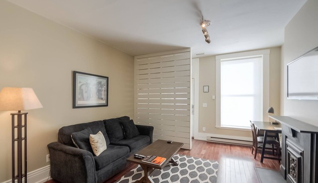 Downtown Guest Suite on Saint Clair