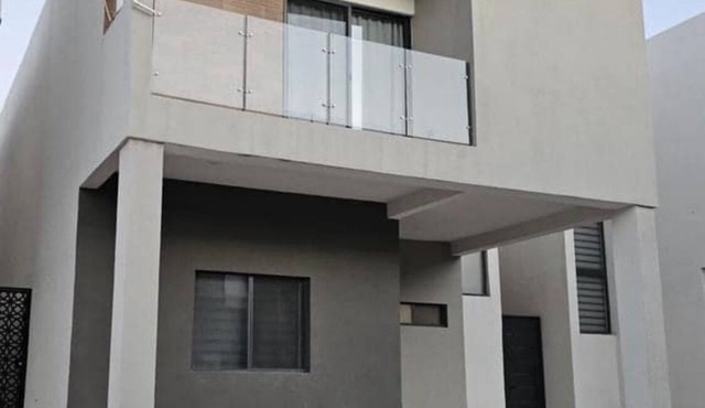 DOWNTOWN HOUSE