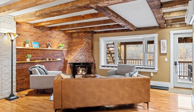 Downtown Hallowell River View Apartment