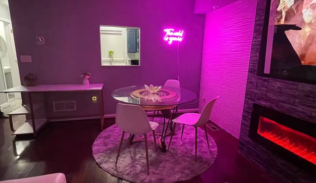 Downtown Harrisburg close to Hershey PA-Sleeps 8