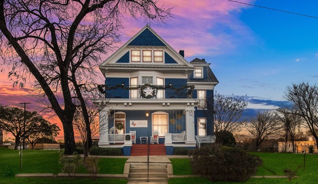"Downtown" Heart of Waco Home