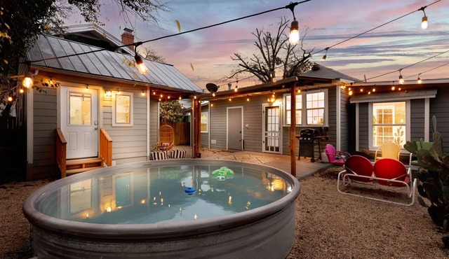 Downtown+Heated Cowboy Pool Sleeps 10, Near Pearl