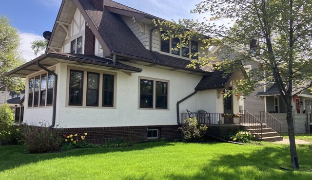 Downtown Hibbing, 3 bd, 2 ba. home with garage