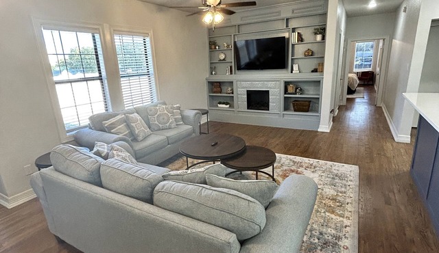 Downtown Hideaway - Minutes from PK Lake, Graham Lake & many more attractions.