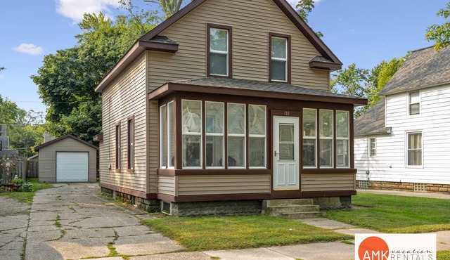 Downtown Holland Charmer