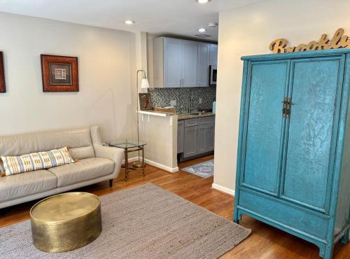Downtown House Free On-site Parking