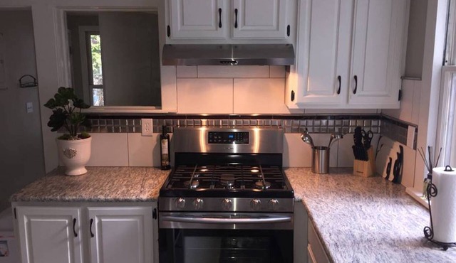 Downtown House (Main Level) in the Heart Of FoCO (30 Day Min)
