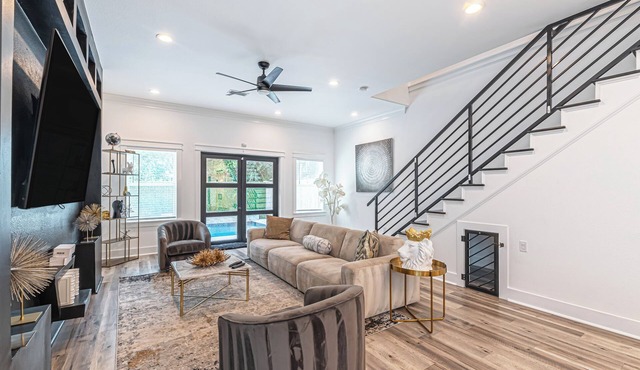 Downtown Houston Escape 3BR Modern Home + Heated Pool