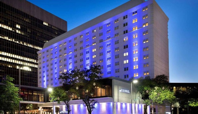 Downtown Houston Retreat | Free Shuttle + Outdoor Pool
