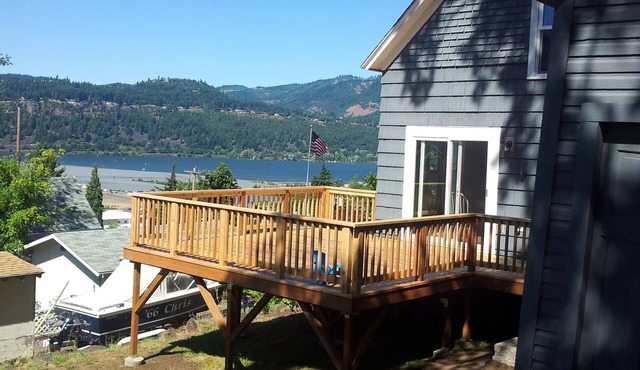 Downtown HR Charming 3 BR Home w/180 River Views