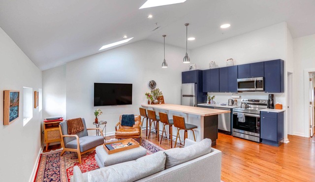 Downtown Hudson Apartment: Walk to Cafes & River!