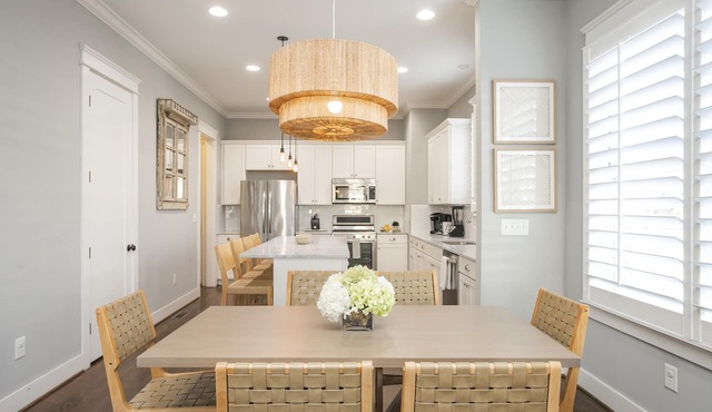 Downtown in 7min & Rooftop Deck! Gorgeous Stunning Nashville Home!