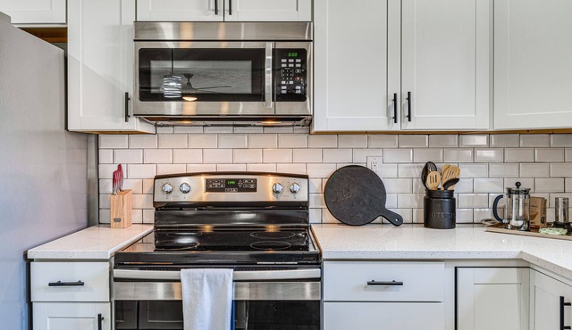 Downtown Indianapolis Home ~ 3 Mi to Canal Walk!